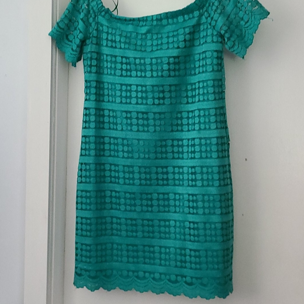 Off shoulder green lace dress